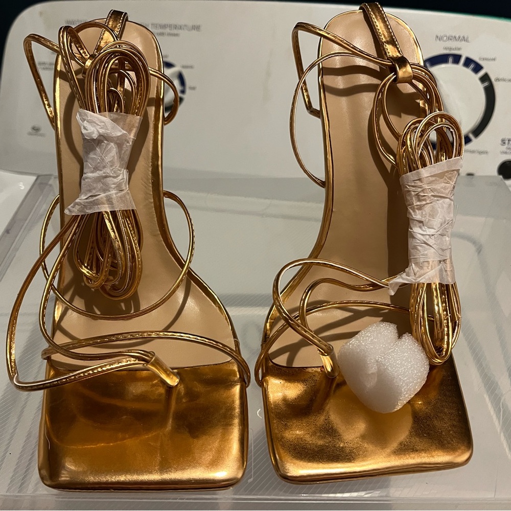 Size 7– elegant strappy heels